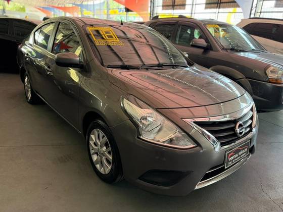 NISSAN VERSA 1.6 16V FLEX SV 4P XTRONIC NISSAN VERSA 1.6 16V FLEX SV 4P XTRONIC
